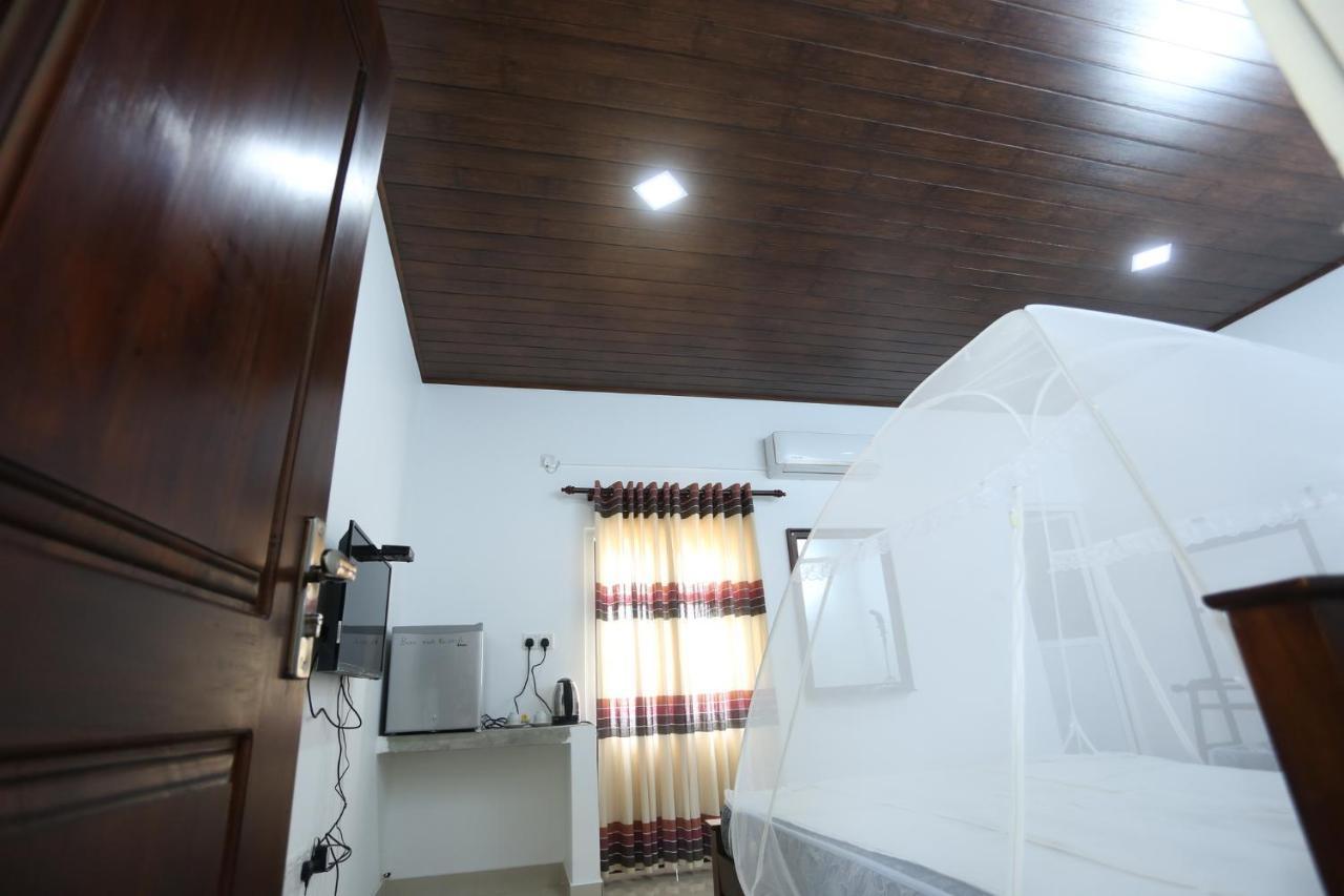 Optimum Residencies Panzió Negombo Kültér fotó